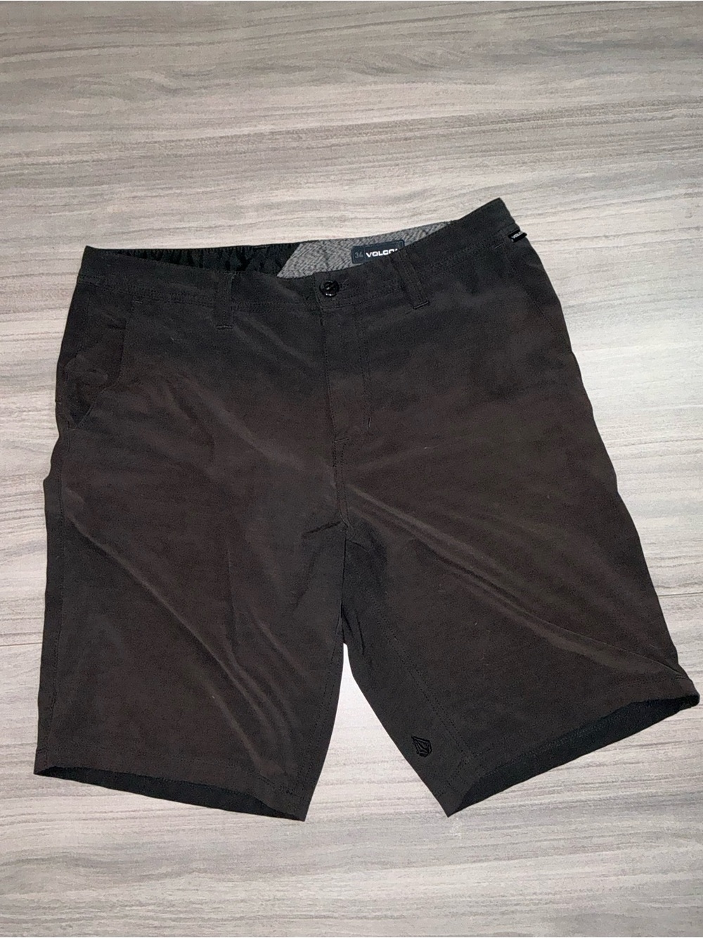 Volcom Men's Surf & Turf 4-Way Stretch Black Hybrid Shorts Size 34
